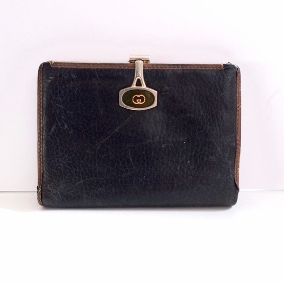 Gucci Handbags - Authentic Vintage Gucci Wallet Gucci Handbags - Authentic Vintage Gucci Wallet